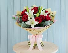 Букет цветов из:  Лилии и Розы в Новосысоевке