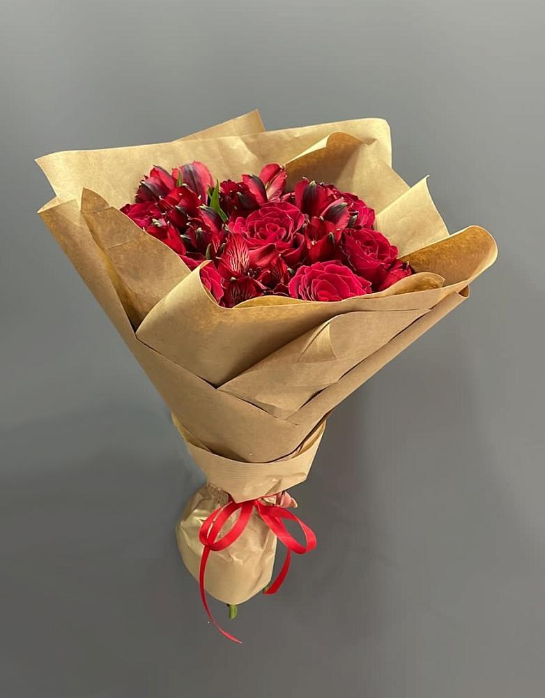 Букет цветов из: Альстромерии и Розы в Новосысоевке