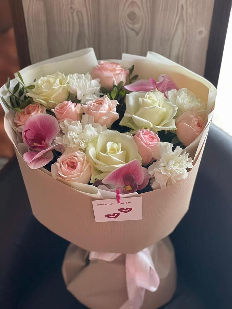 Букет цветов из: Орхидеи, Розы и Гвоздики в Новосысоевке