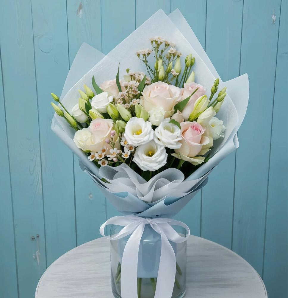 Букет цветов из: Розы и Лизиантусы в Новосысоевке