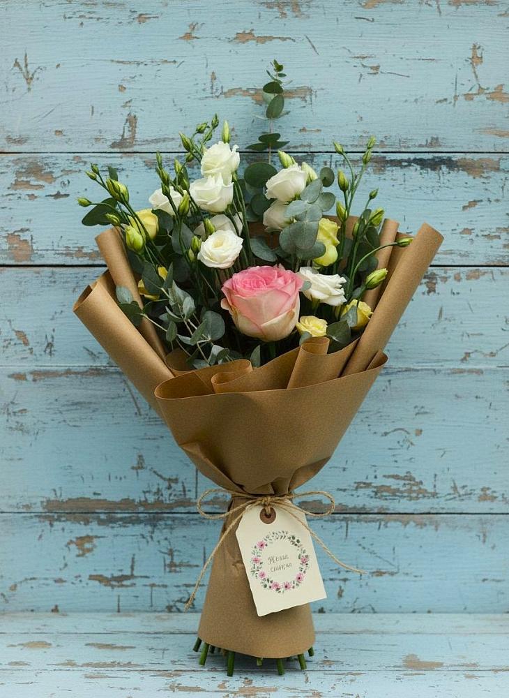 Букет цветов из: Розы и Лизиантусы в Новосысоевке