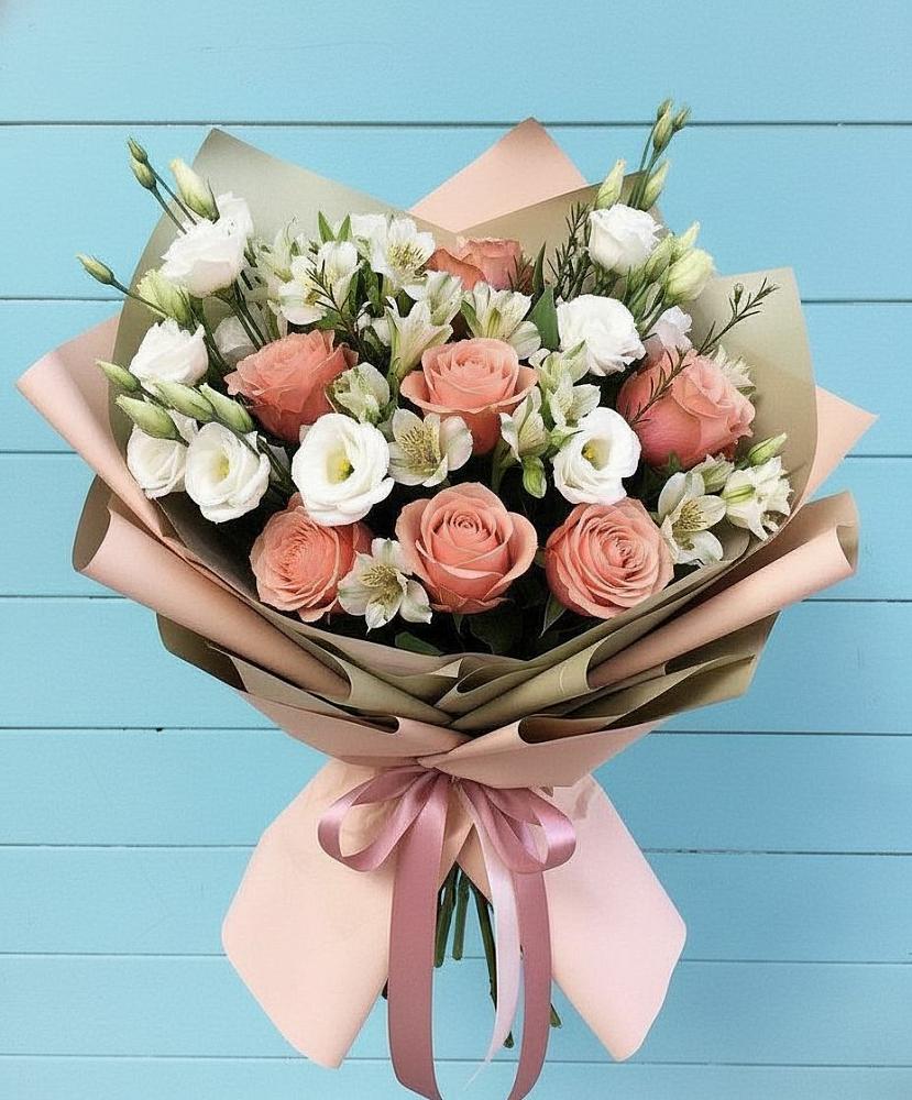 Букет цветов из: Розы, Альстромерии и Лизиантусы в Новосысоевке