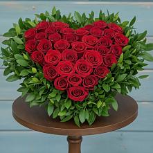 Цветочная композиция из Розы в виде сердца в Новосысоевке