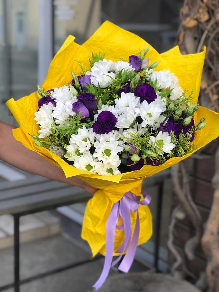 Букет цветов из: Ирисы, Хризантемы и Ромашки в Новосысоевке