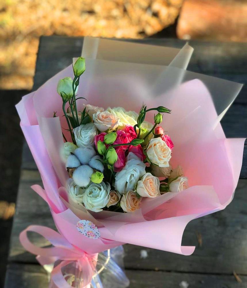 Букет цветов из: Розы и Лизиантусы в Новосысоевке