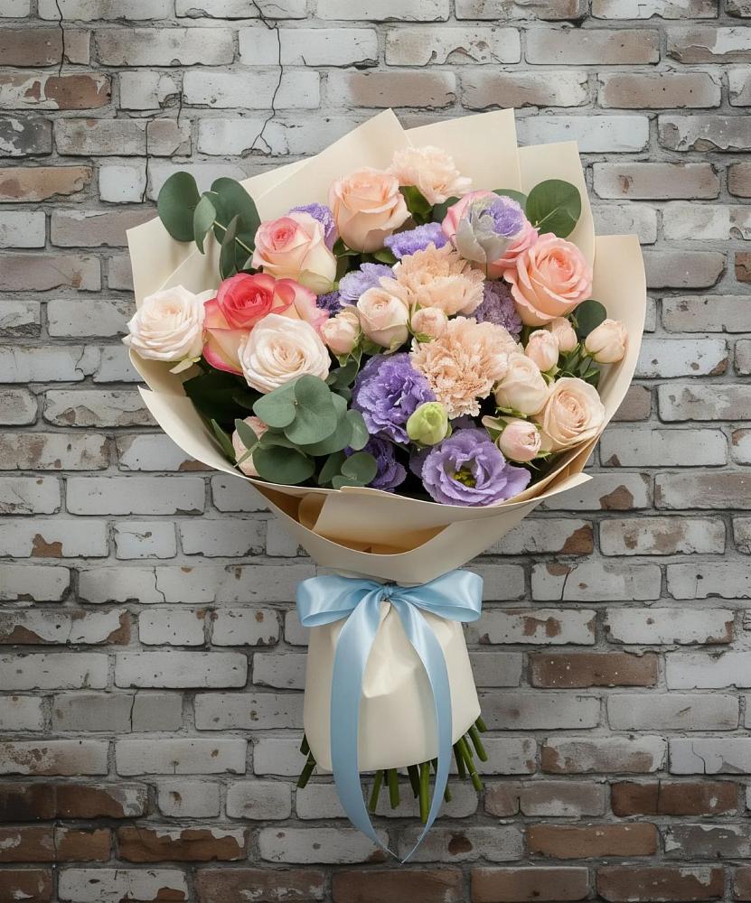 Букет цветов из: Розы, Лизиантусы и Гвоздики в Новосысоевке