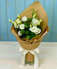 Букет цветов из:  Хризантемы и Лизиантусы в Новосысоевке