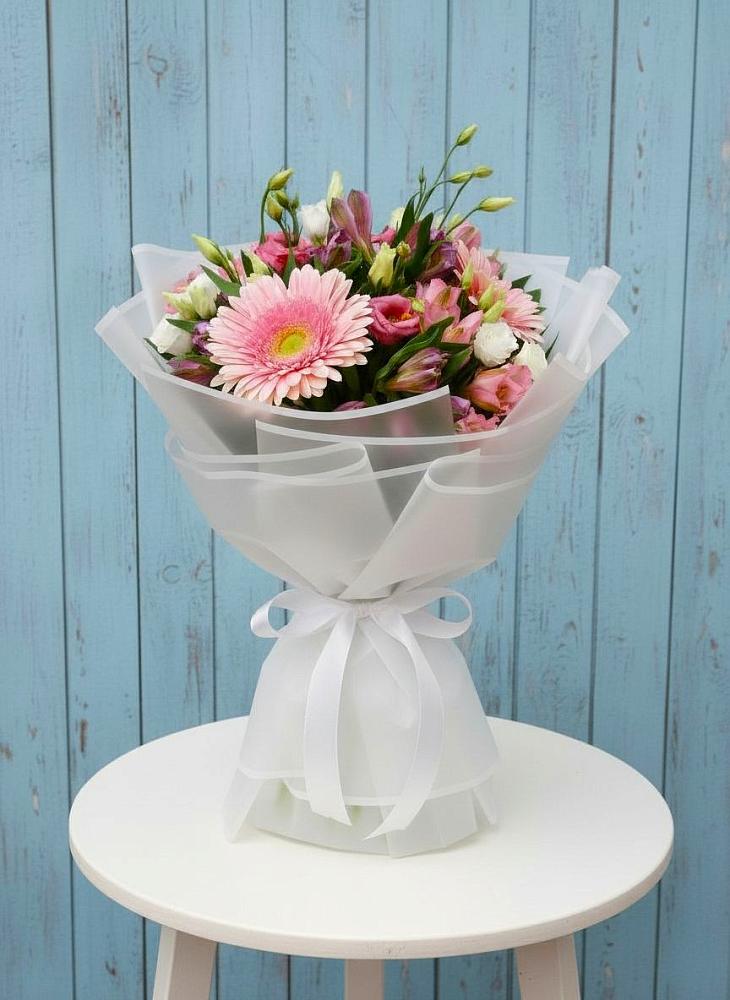 Букет цветов из: Герберы, Альстромерии и Лизиантусы в Новосысоевке