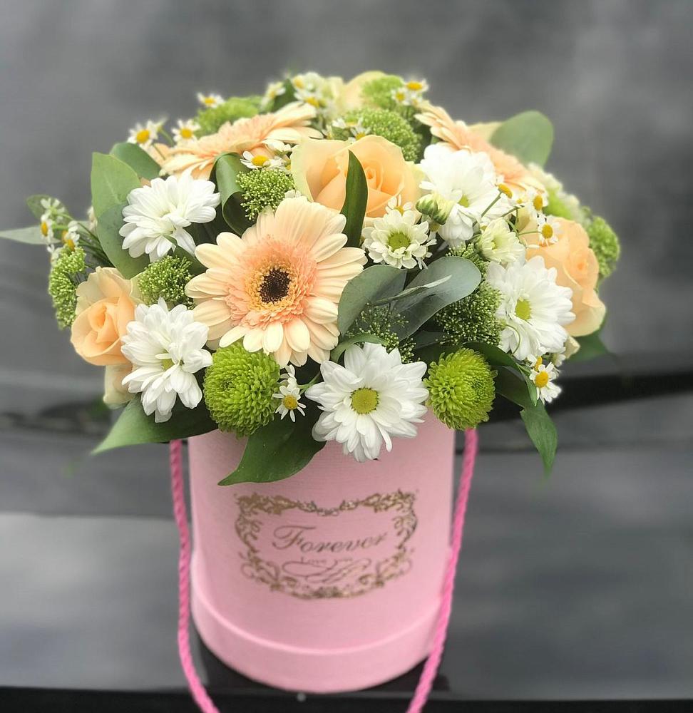 Цветочная композиция из Розы, Герберы и Хризантемы в шляпной коробке в Новосысоевке