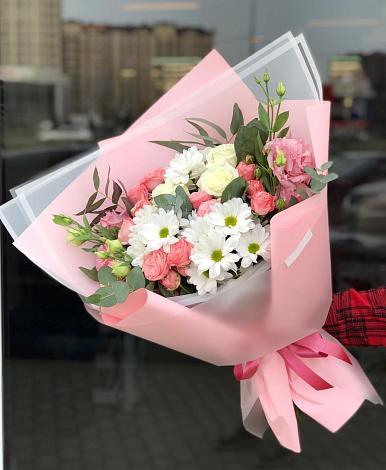 Букет цветов из: Розы, Лизиантусы и Хризантемы в Новосысоевке